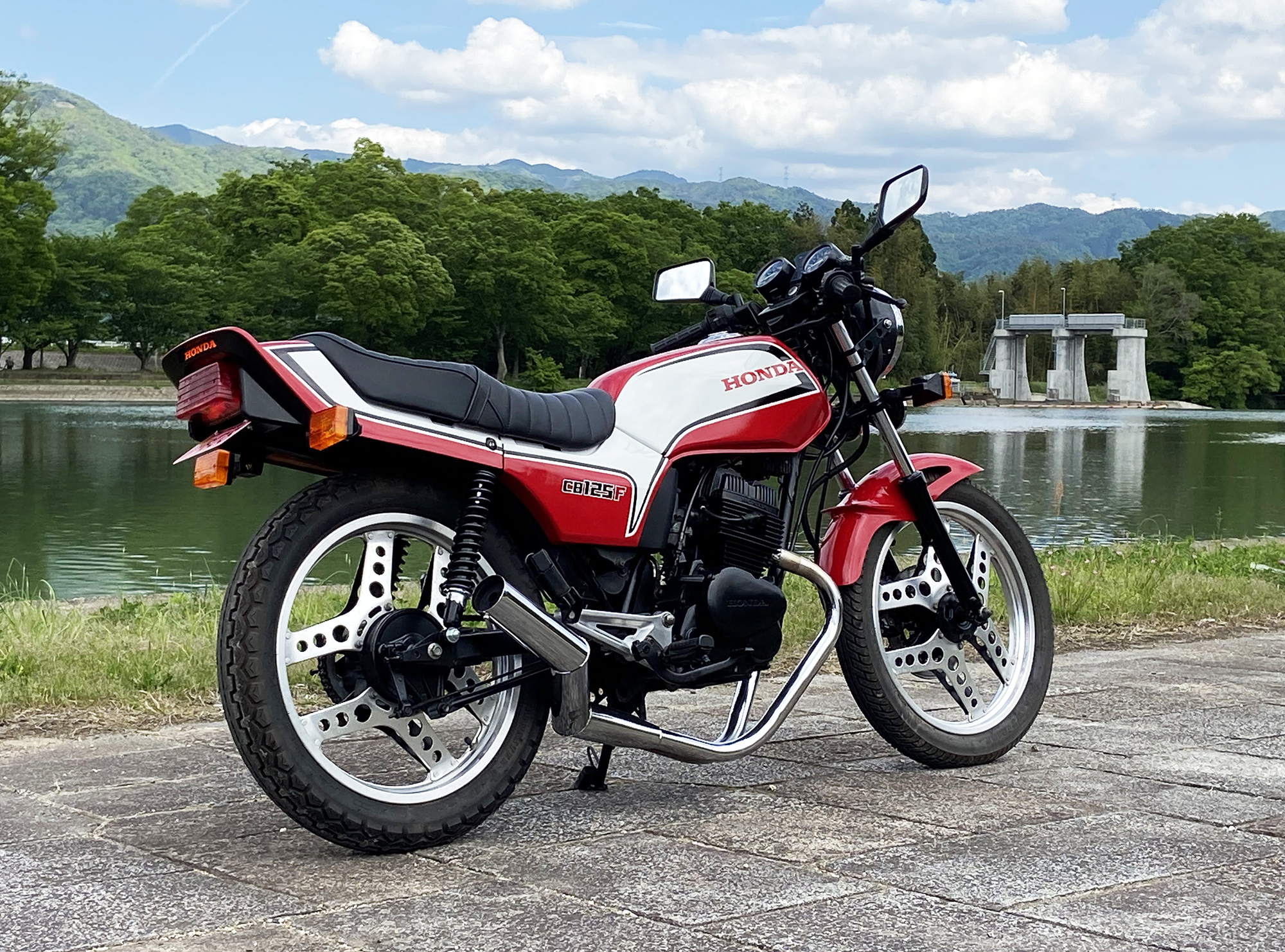 CB125T