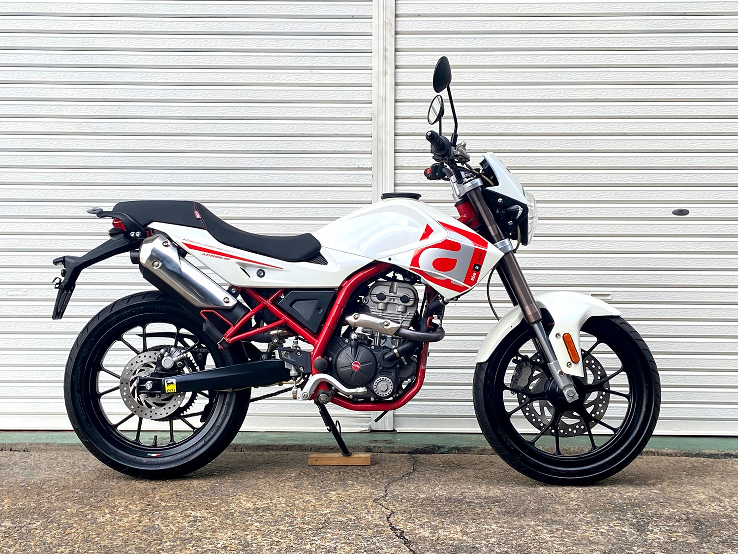 アプリリア　STX　カフェ125