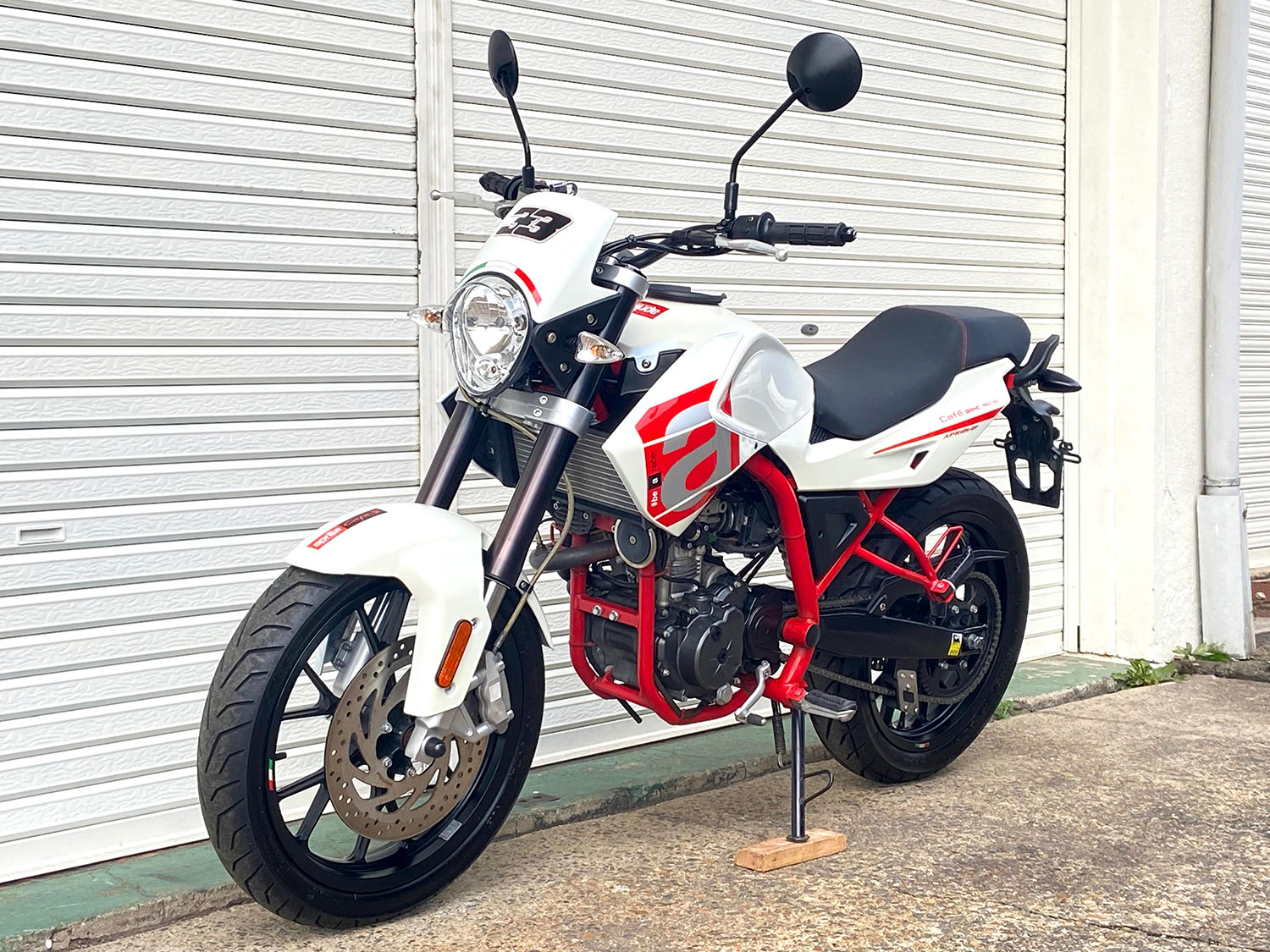 アプリリア　STX　カフェ125